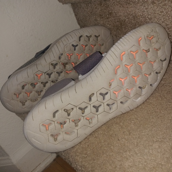 Worn 1X • Nike • Womens 2018 FK free run motion Velcro knit sneakers shoes 11 - Picture 4 of 7